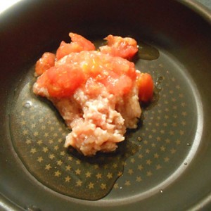 とろっとトマトの丸ごと煮、塩そぼろ焼きおにぎりでだし茶漬け (2)